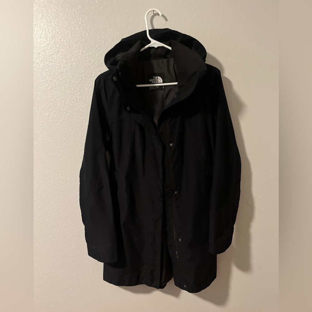 The North Face Women's Black rain Jacket small dryvent